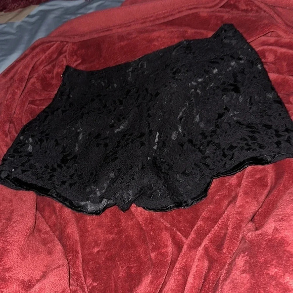 Baby phat Black Lace satin studded waist Shorts Sz 9 - Picture 3 of 12